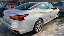 نيسان ألتيما